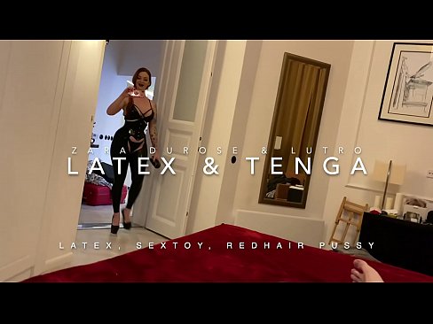 ❤️ Sister wamutu wofiyira atavala chovala cha latex chogwidwa ndi mchimwene wake wopeza ❤❌ pa ife ❌️